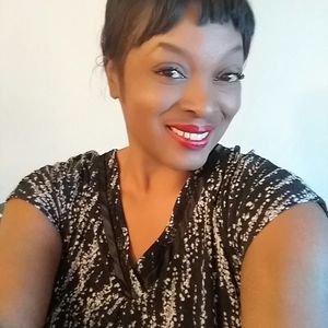 Meet your Posher, Deena